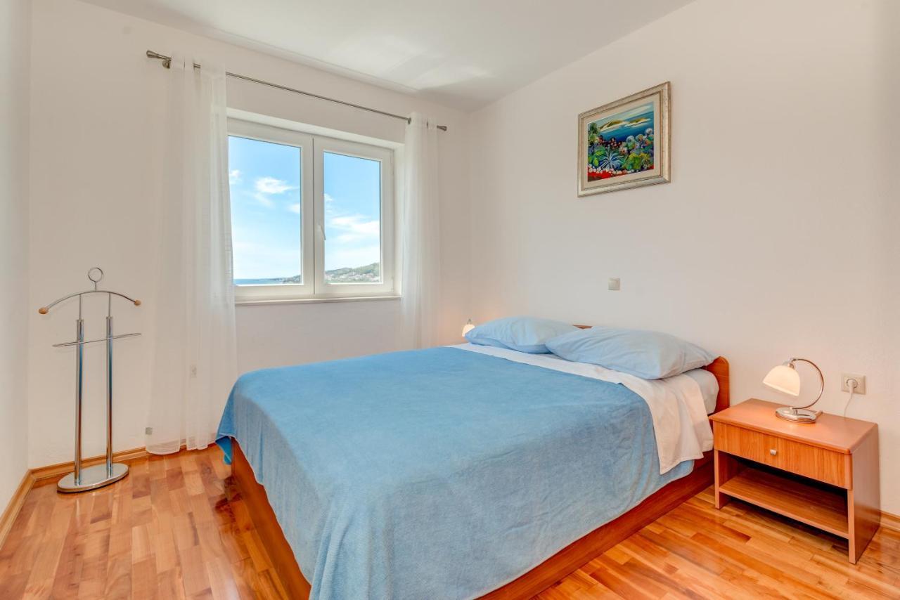 Apartmani Mirta Omis A Εξωτερικό φωτογραφία